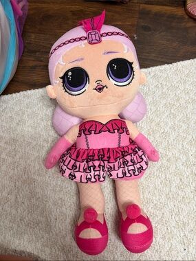L.O.L. Surprise! Pink Ruffle Plush Fashion Doll